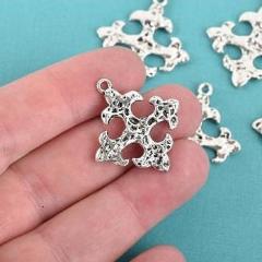 5 Silver Cross Fleury Relic Charms, Fleur de Lis Cross, Silver Hammered Plated Metal, double sided design, 30x28mm, chs2960