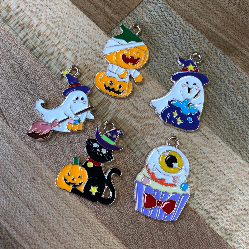 5 Halloween Charms Enamel chs8389