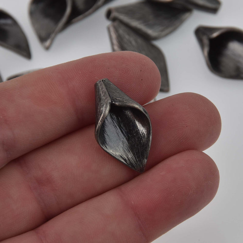 Calla Lily Charms, gunmetal, 26mm, chs8503