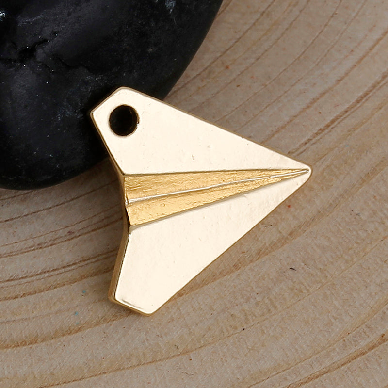 5 Gold ORIGAMI PAPER AIRPLANE Glider Charms, Bright Gold Plated Pendants, 17mm, chg0478