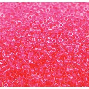 Size 11/0 Miyuki Delica Seed Beads, Luminous Wild Strawberry DB2035, 7.2 grams, bsd0823