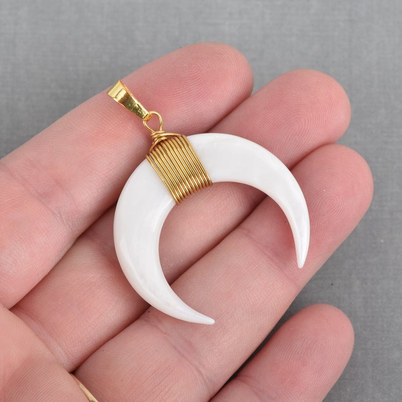 White Double Horn Charm Pendant, Crescent Horn, Gold Wire Wrap, Upside Down Moon, Dyed Mother-of-Pearl Shell, 35mm (1-3/8), chs3647