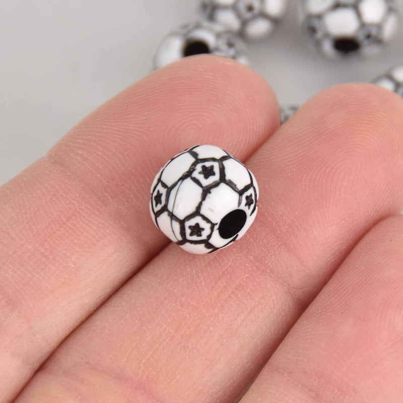 12mm SOCCER BALL Round Acrylic Beads . bubblegum beads, x25 beads, bac0431