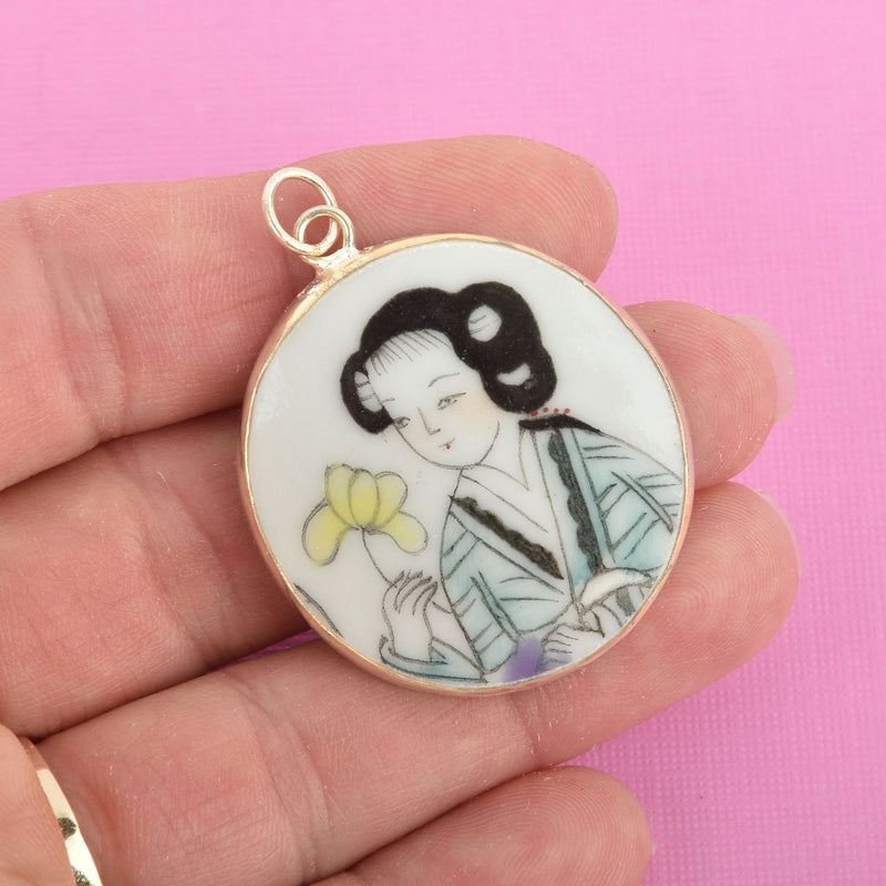 Geisha Porcelain Pottery Shard Pendant, Asian Lady, Chinese Oriental with gold bezel, ROUND chs4866