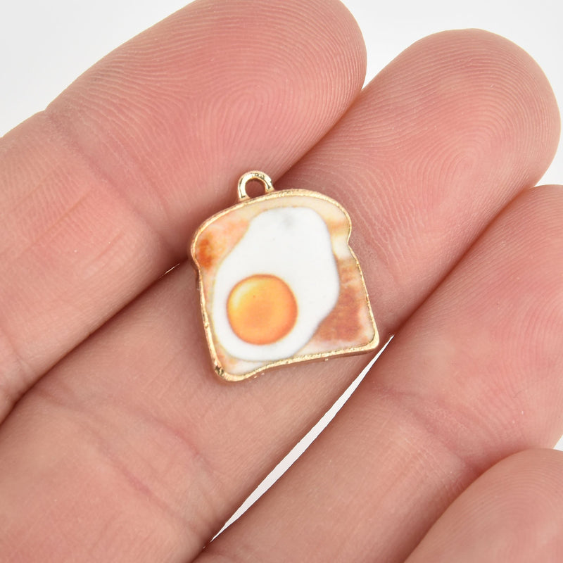 5 Egg Toast Charms Gold Plated Metal 17mm chs6112