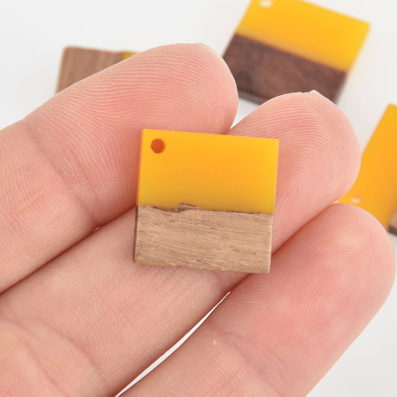 2 Square Charms, Yellow Resin and Real Wood, 18mm, chs6536