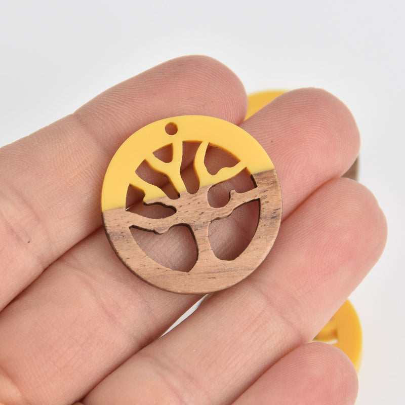 1 Tree Charm, Yellow Resin and Real Wood, 28mm, chs6841