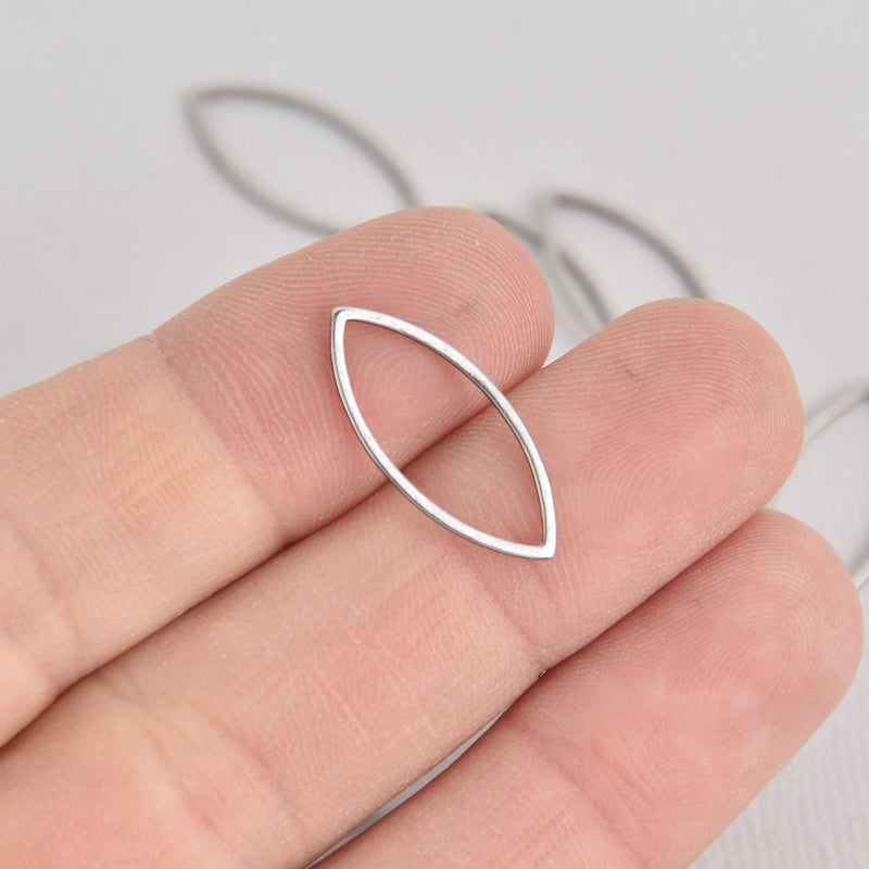 10 Football Charms, Stainless Steel Connector Links, 22mm  chs7111