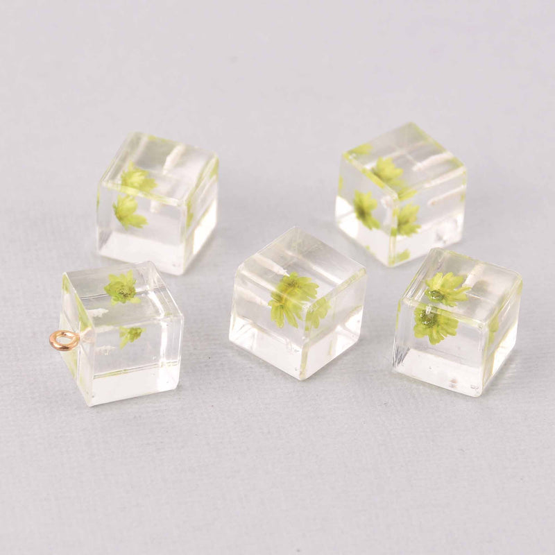 2 Lime Green Pressed Flower Cube Charms, Clear resin with dried flower, 14mm, chs7752