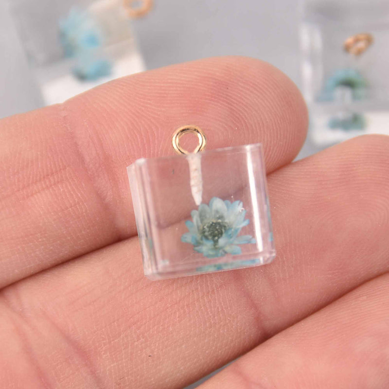 2 Blue Pressed Flower Cube Charms, Clear resin with dried flower, 14mm, chs7753