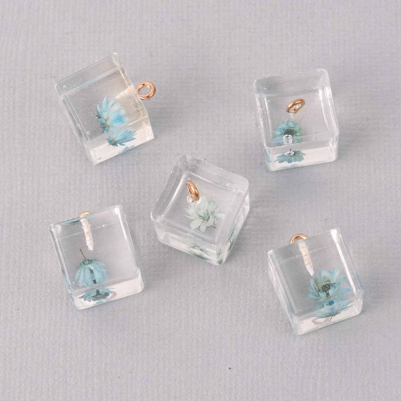 2 Blue Pressed Flower Cube Charms, Clear resin with dried flower, 14mm, chs7753