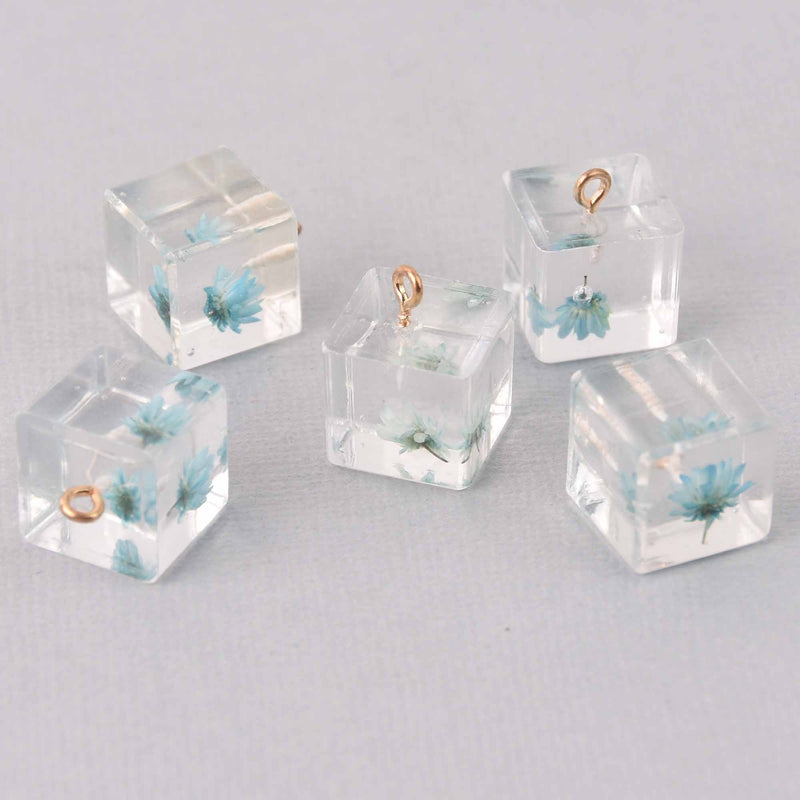 2 Blue Pressed Flower Cube Charms, Clear resin with dried flower, 14mm, chs7753