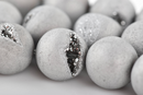 6mm DRUZY Quartz Round Beads SILVER Titanium Coated Geode full strand 60 beads, gdz0235