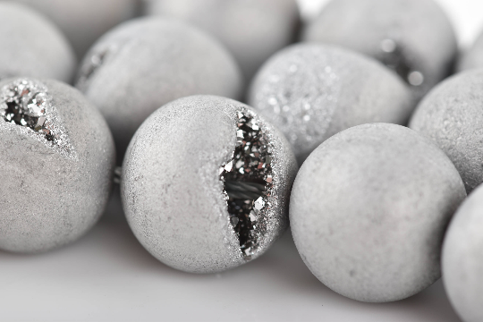 6mm DRUZY Quartz Round Beads SILVER Titanium Coated Geode full strand 60 beads, gdz0235