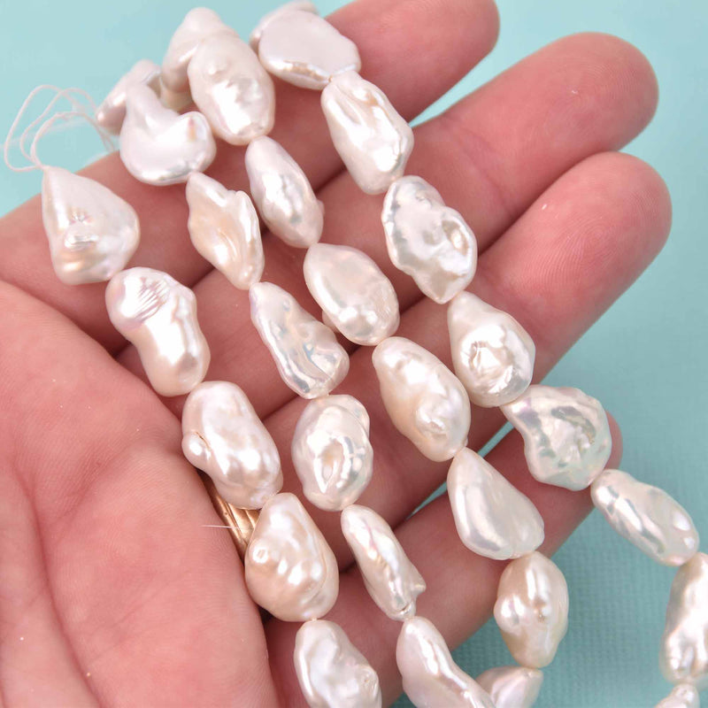 8 Cultured Pearl Beads, Baroque Pearls, 16mm to 18mm, gem0816