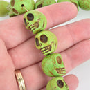 1 Strand Medium KELLY GREEN Howlite Stone Skulls . 18mm how0287