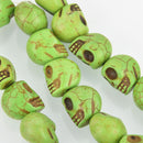 1 Strand Medium KELLY GREEN Howlite Stone Skulls . 18mm how0287