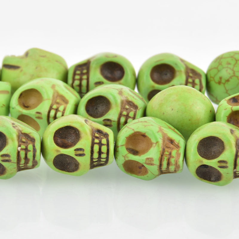 1 Strand Medium KELLY GREEN Howlite Stone Skulls . 18mm how0287
