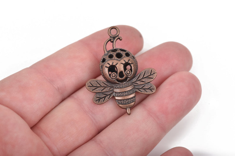 5 QUEEN BEE Copper Charm Pendants, filigree hollow head, copper plated metal, 37x29mm, chc0062