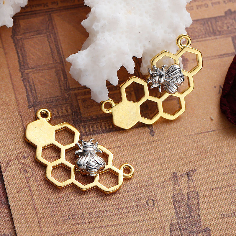 10 QUEEN BEE Honeycomb Charm Pendants, gold plated base, silver bee, double hole connector, 25x14mm, chg0499