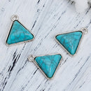 5 TRIANGLE Charm Pendants, triangle faux turquoise cabochon, silver metal, 19x18mm, chs2731