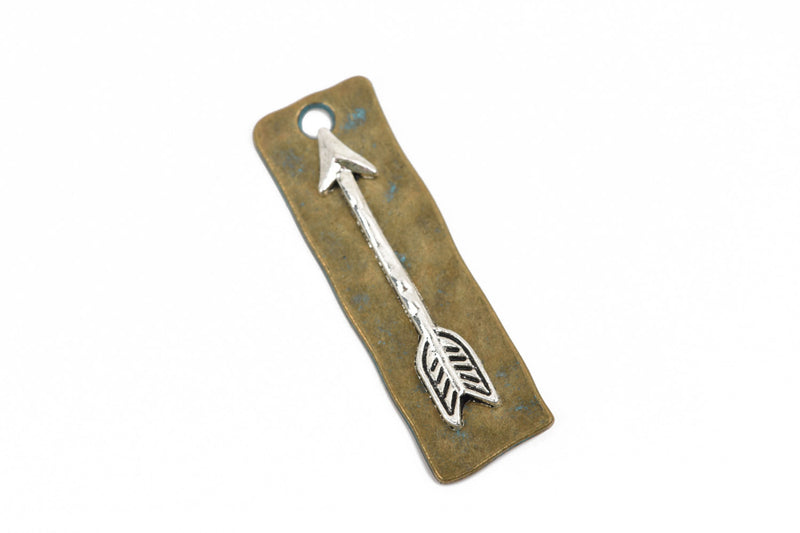 5 ARROW Charms Pendants, rectangle bronze base with silver arrow, rustic hammered metal, 38x12mm, chb0504