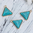 5 TRIANGLE Charm Pendants, triangle faux turquoise cabochon, gold metal, 19x18mm, chg0539