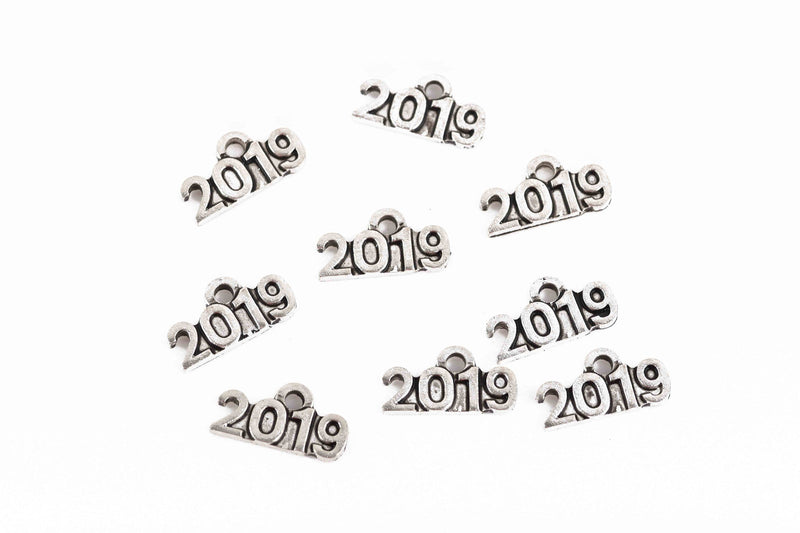 10 Silver Tone 2019 Graduation Charms, 18mm, chs2992a