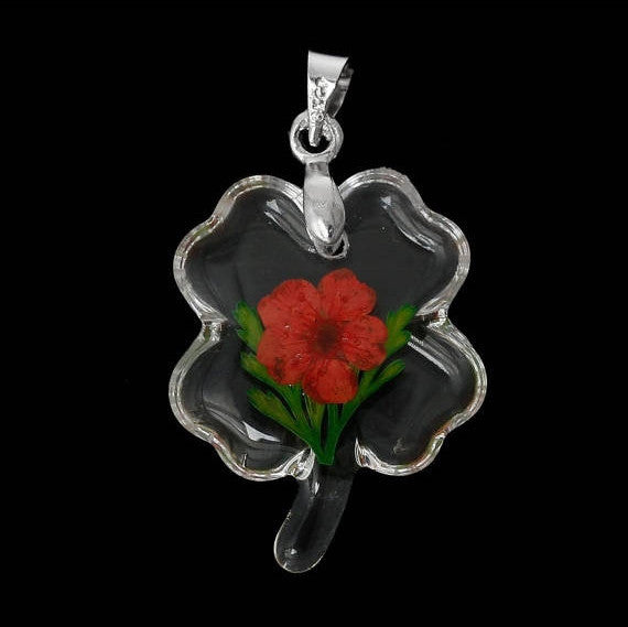 2 Acrylic Pendants, Natural REAL FLOWERS, Red with leaves, Clover shape, silver bail, cha0154