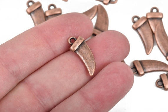 10 HORN or CLAW Tusk Charm Pendants, copper oxidized, 21x9mm, chc0054