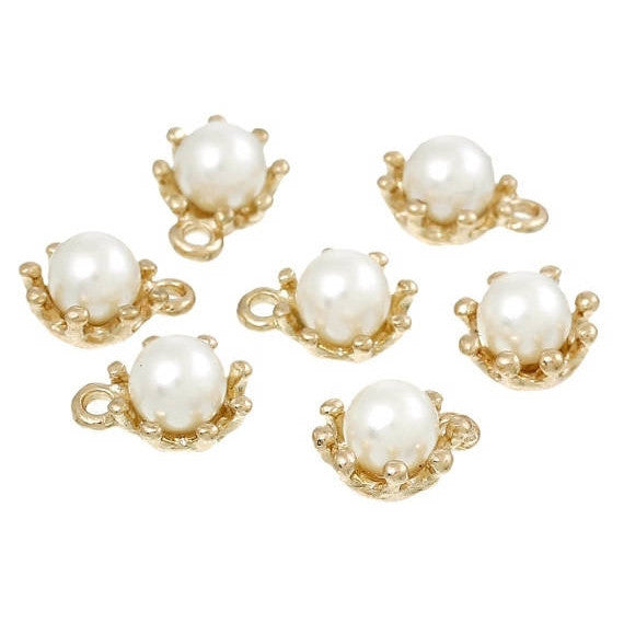 10 Gold Plated Pearl Drop Charms, 9mm circle with pearl embedded in center  chg0163