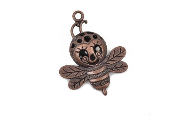5 QUEEN BEE Copper Charm Pendants, filigree hollow head, copper plated metal, 37x29mm, chc0062