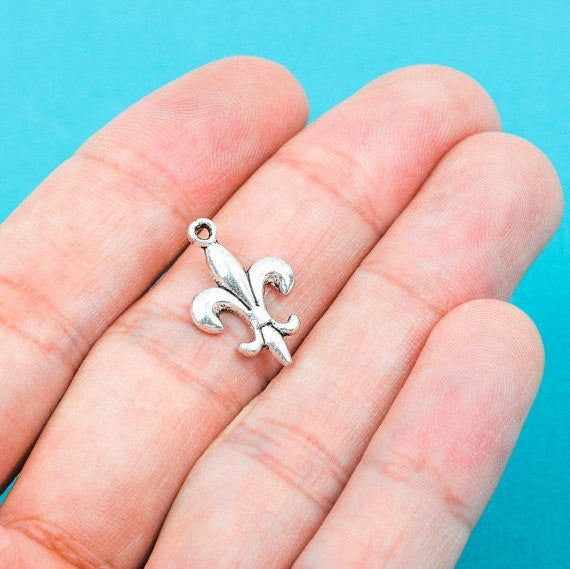 10 Silver Tone Fleur de Lis Charms Pendants 18x12mm  chs0251a