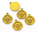 6  Gold Tone Circle FLEUR de LIS  Charms Pendants . chg0076