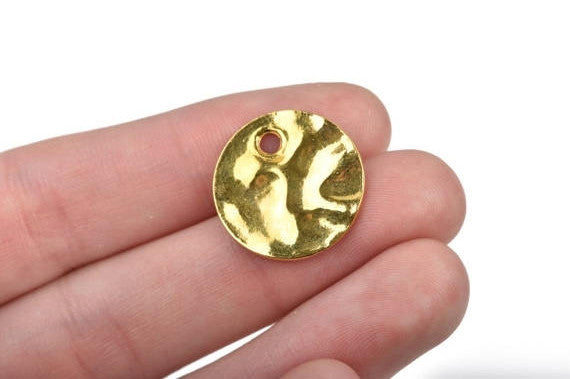 10 GOLD Hammered Metal Coin Sequin Charms, Round Coin Charms, double sided design, 20mm (3/4") chg0453