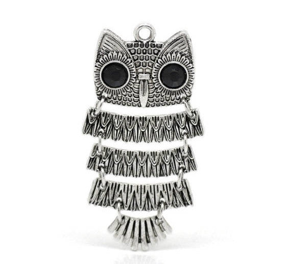 1 Large Moveable OWL Pendant . silver tone metal. chs0721
