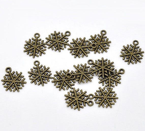 8 bronze SNOWFLAKE CHARM Pendants   chb0263