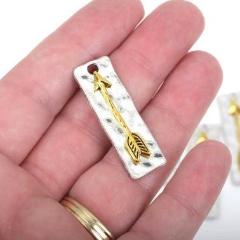 5 ARROW Charms Pendants, rectangle silver base with gold arrow, rustic hammered metal, 38x12mm, chs2391