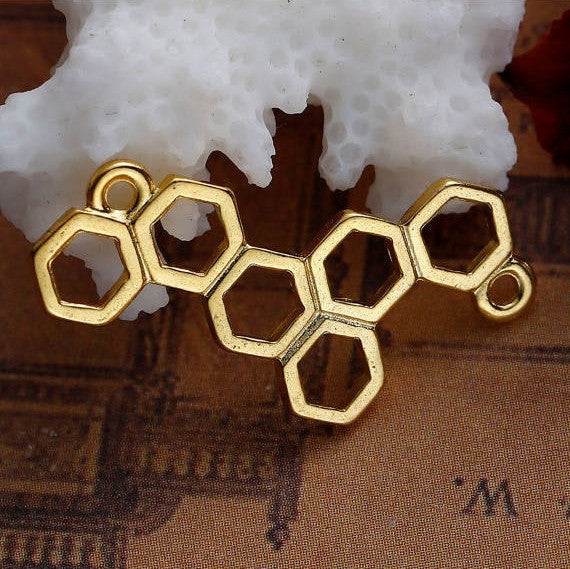 10 QUEEN BEE Honeycomb Charm Pendants, gold plated base, double hole connector, 26x13mm, chg0444