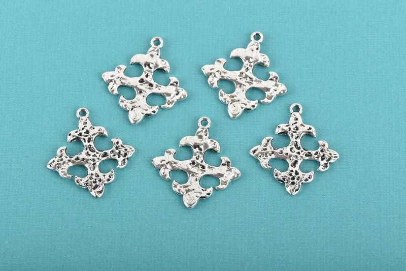 5 Silver Cross Fleury Relic Charms, Fleur de Lis Cross, Silver Hammered Plated Metal, double sided design, 30x28mm, chs2960