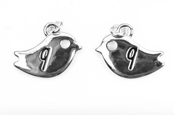Monogram Q Silver plated BIRD lower case letter charm, personalized alphabet monogram, double sided charm, 16x12mm, chs2516