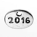 10 Antique Silver 2016 Graduation Charm Pendants, stamped oval disc, 2016 graduation charm,  chs2247