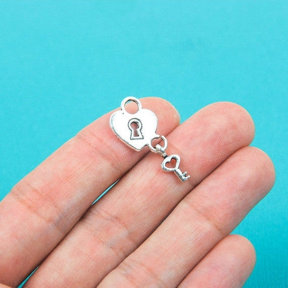 6 Antiqued Silver Tone Metal Moveable LOCK and KEY Heart Charm Pendants .  chs0004