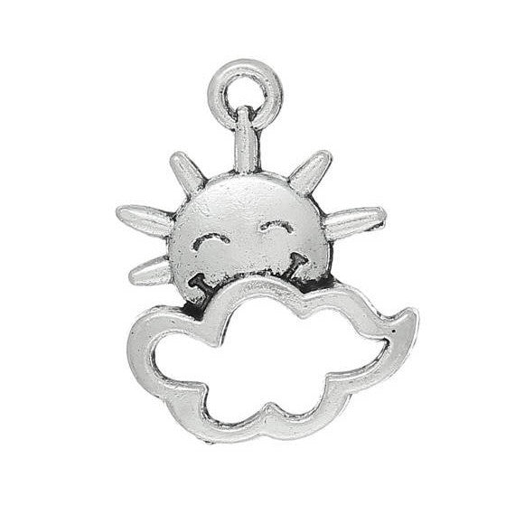 10 Antique Silver Smiling SUN and CLOUD Charm Pendants  chs1524