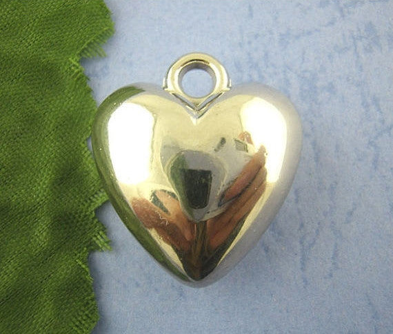 15 Lightweight Acrylic Heart Charms, silver coated metallic, 26mm x 23mm, cha0093