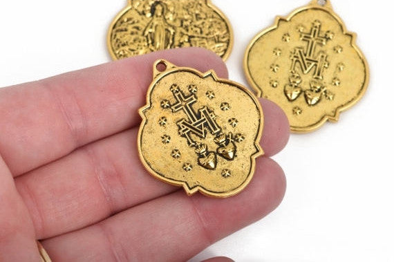 4 Gold Relic Charm Pendants, religious medal coin charms, Gold plated metal, double sided design, 40x34mm, chg0586