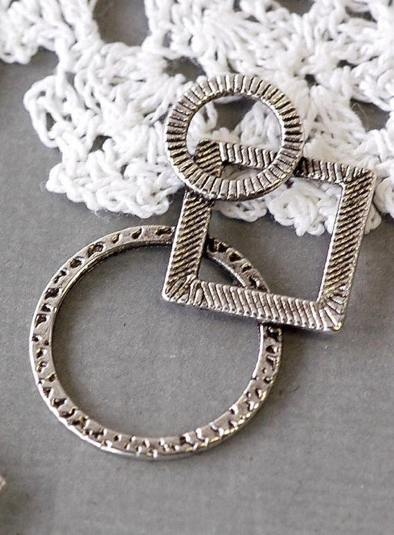 10 Antique Silver Geometric Connectors, square, circles  35x24mm . chs0936