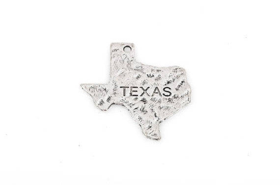 4 Stamped TEXAS STATE Cutout Charm Pendants, hammered antique silver tone metal, chs1839