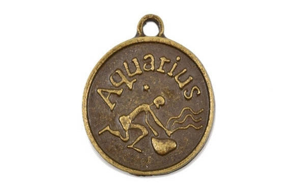 10 AQUARIUS ZODIAC Sign Charm Pendants, bronze metal, double sided charms, 16mm diameter, chb0484