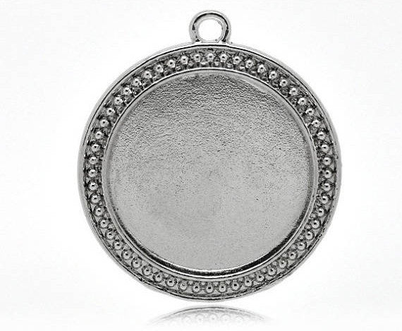 2 Silver Tone Metal Round Picture Frame Charm Pendant Blank for Cameo . inside diameter is 30mm, chs0459